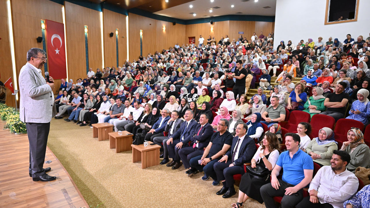 Hayati İnanç Altındağ’da edebiyatseverlerle buluştu