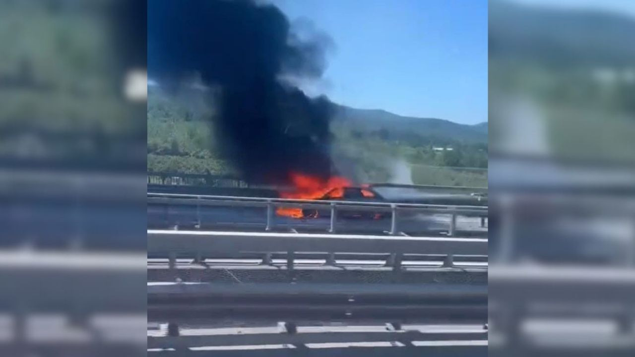 Ankara'da iki ayrı noktada peş peşe çıkan yangınlar paniğe yol açtı