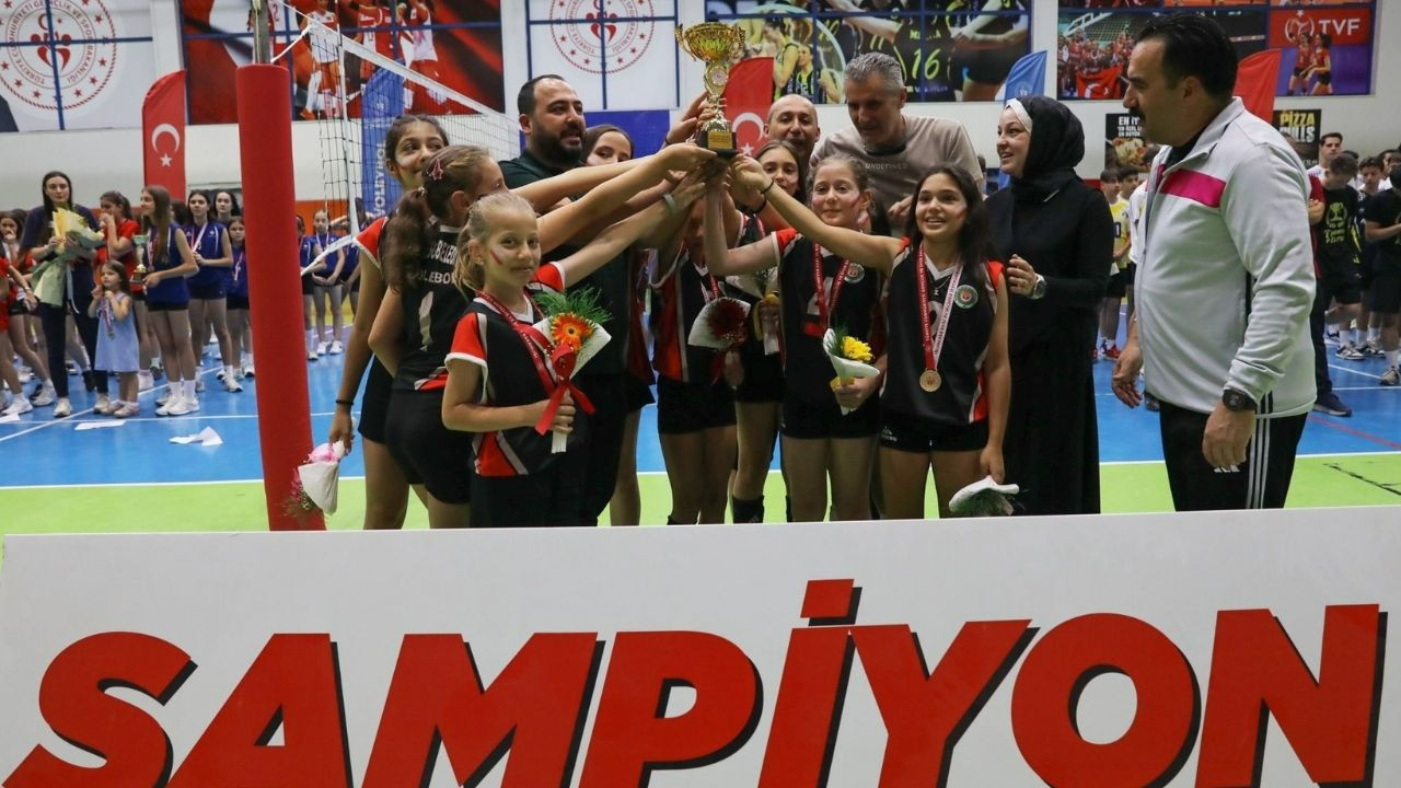 Etimesgutlu minik sporcular Ankara'yı gururlandırdı