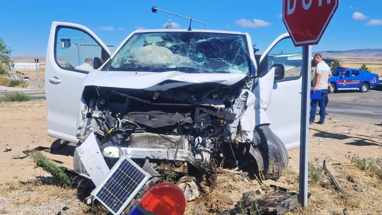 Kırıkkale Tadım Kavşağı’nda korkutan kaza: 6 yaralı