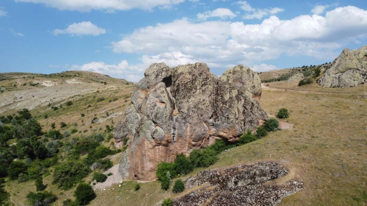 Yozgat’ta Gelin Kayası, doğaseverlerin uğrak noktası oldu