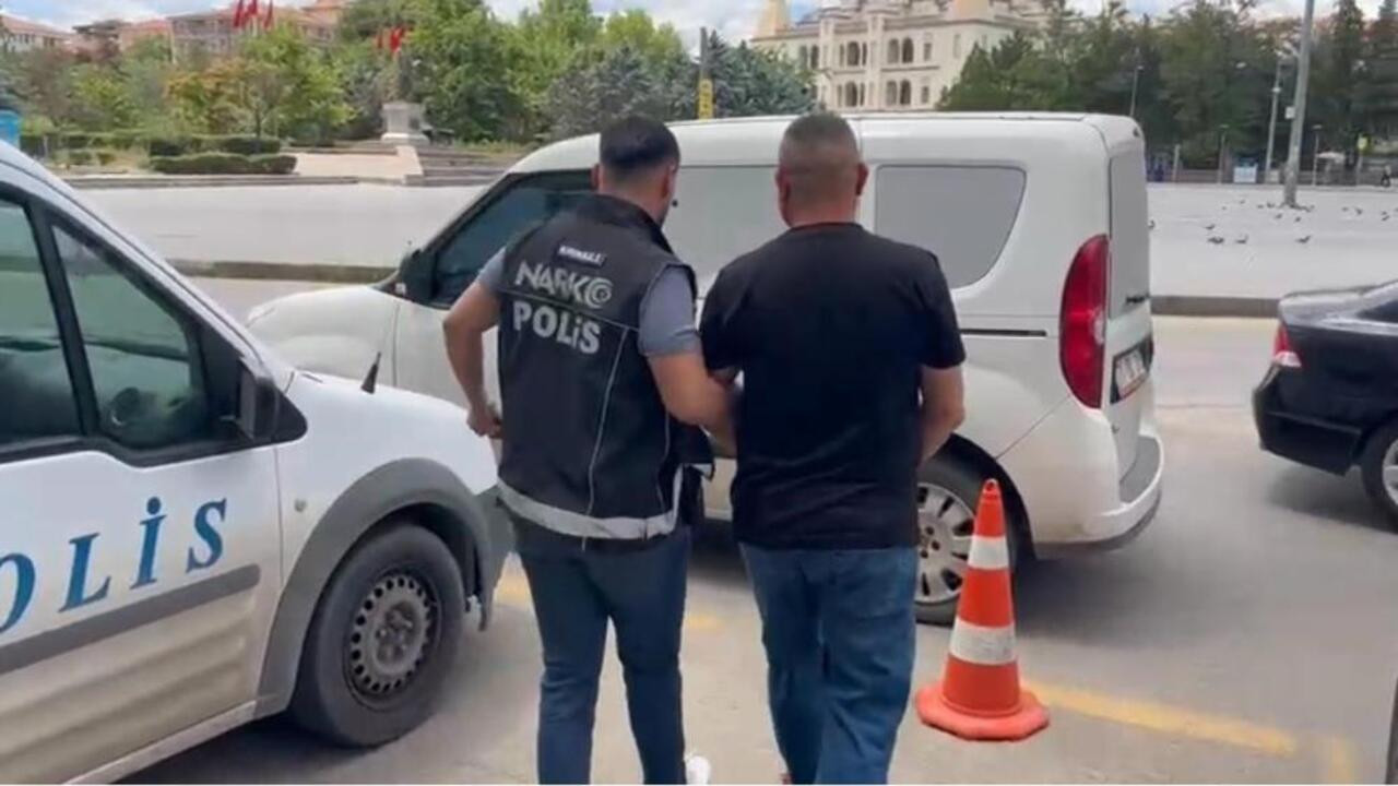 Kırıkkale'de 'uyuşturucu ticareti'nden aranan hükümlü, Narkotik ekiplerinden kaçamadı