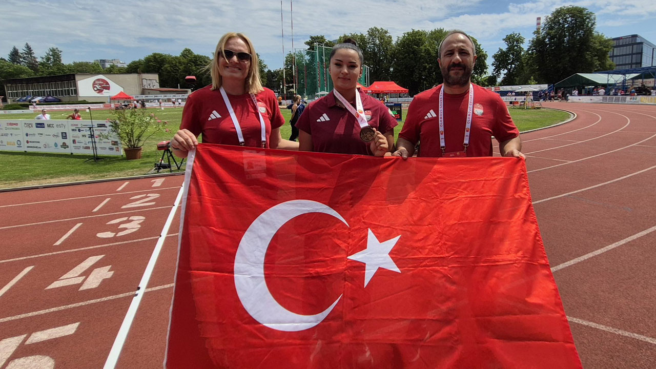 ASKİ Sporlu Ebrar Keskin'den gururlandıran zafer