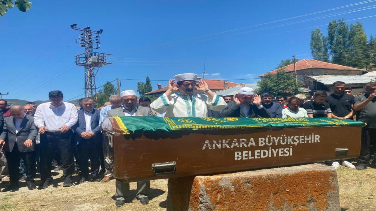 Çubuk’ta 15 Temmuz şehidi Ömer Takdemir’in babası son yolculuğuna uğurlandı