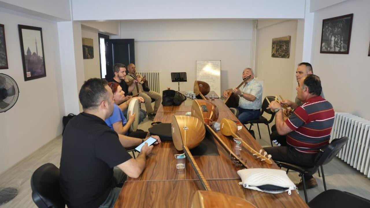 Kırşehir'de eğitim ve müzik aynı potada eritilerek harmanlanıyor