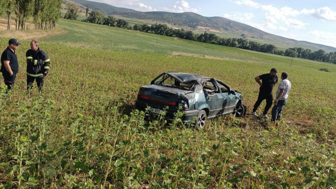 Çorum'da otomobil tarlaya uçtu: 1 kişi yaralandı