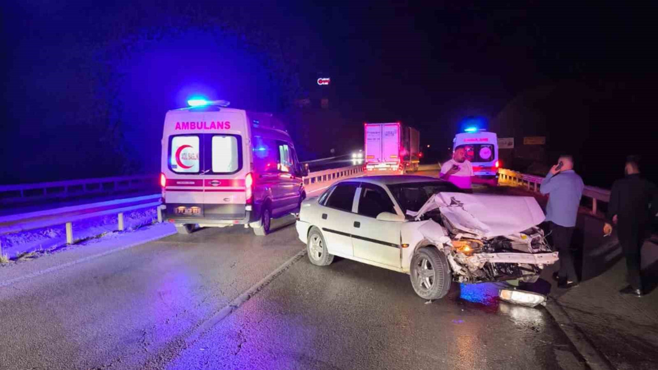 Kırıkkale'de iki otomobil çarpıştı: 4 yaralı