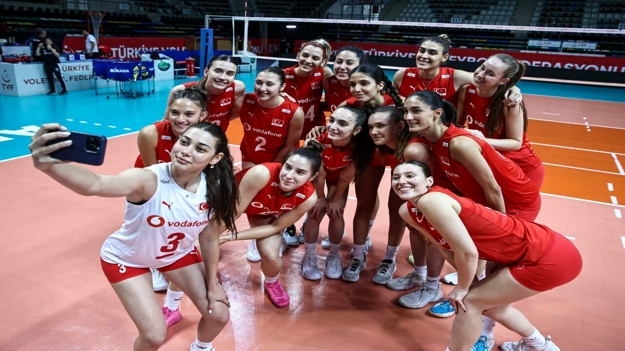 U22 Millilerden gövde gösterisi