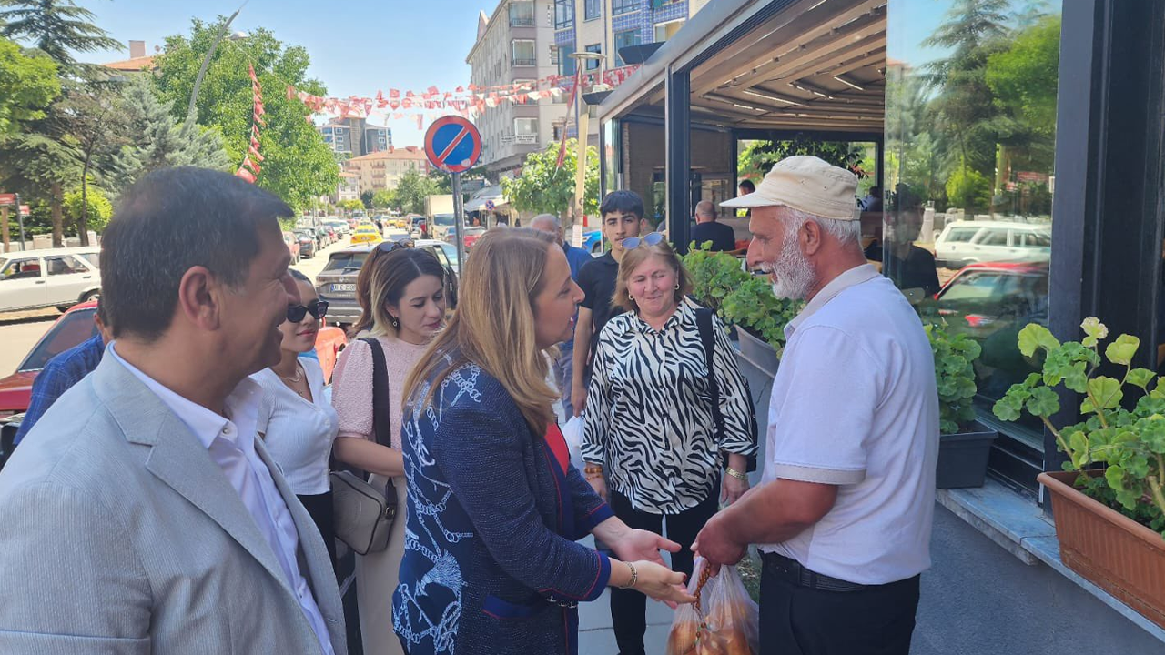 Ankara Milletvekili Semra Dinçer, Kahramankazan'da vatandaşı dinledi! "Maliyet belimizi büküyor"