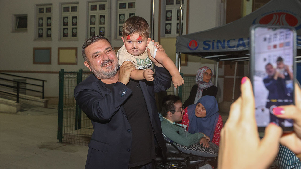 Sincan'da mahalle şenlikleriyle çocuklar doya doya eğlendi