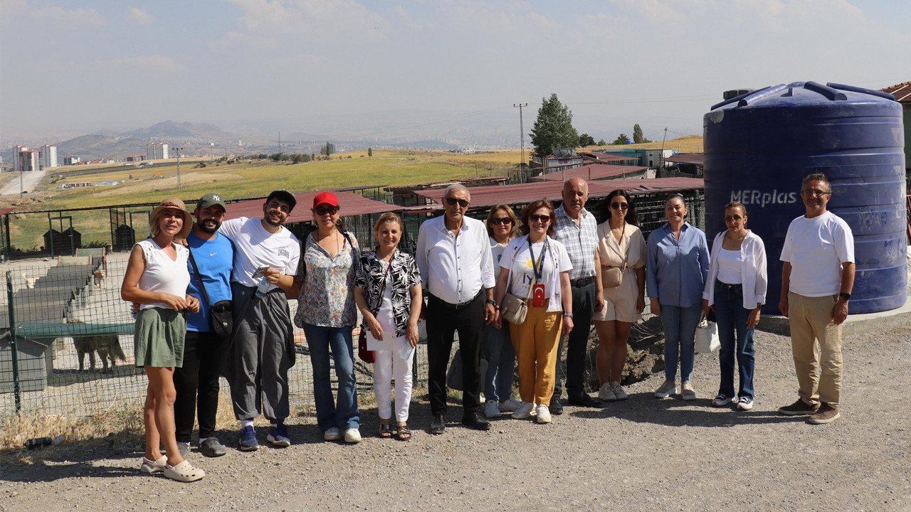 İYİ Parti Keçiören Teşkilatı'ndan barınak ziyareti