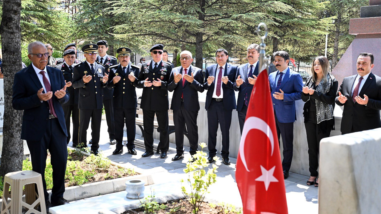 Kırşehir'de 15 Temmuz anısına Şehitlik ziyareti yapıldı