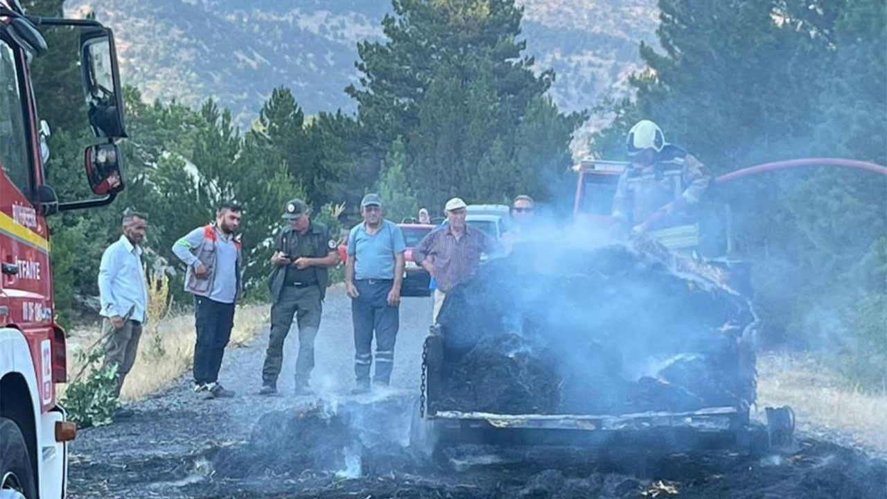 Beypazarı’nda saman yüklü römork alevlere teslim oldu