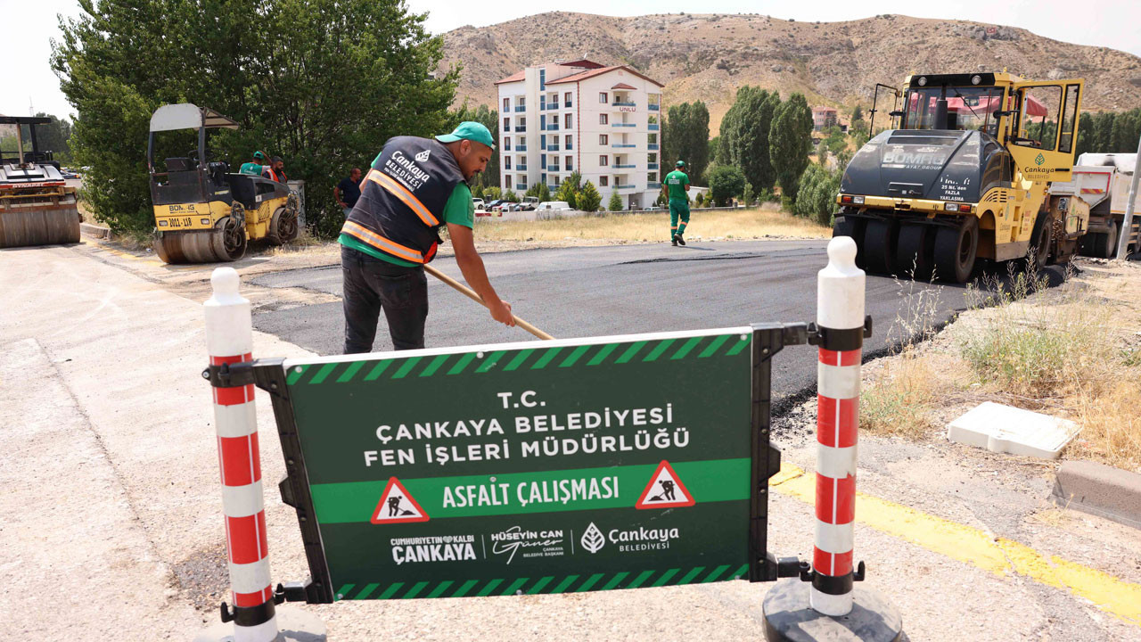 Çankaya’da asfalt çalışmaları tüm hızıyla devam ediyor