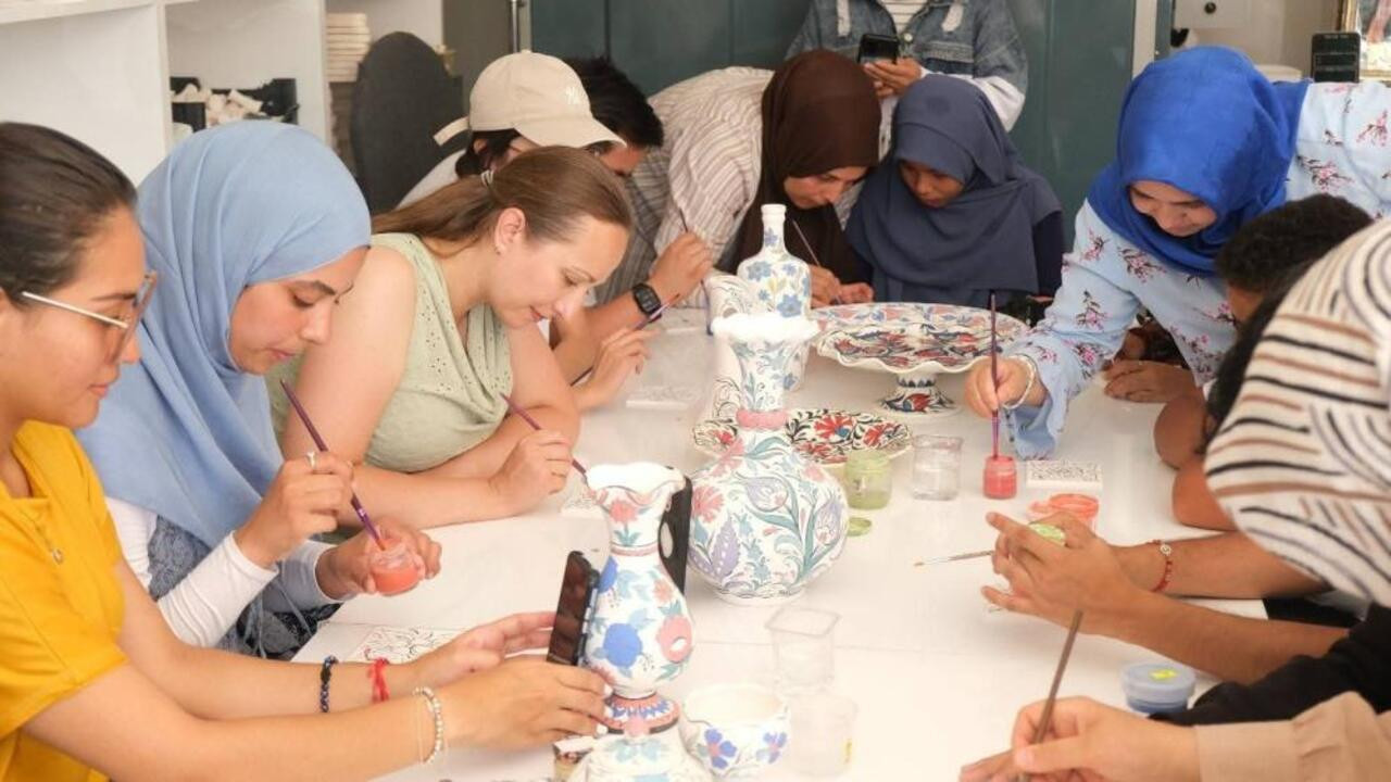 Sorgun’da çini atölyesi 14 yabancı öğrenciyi ağırladı