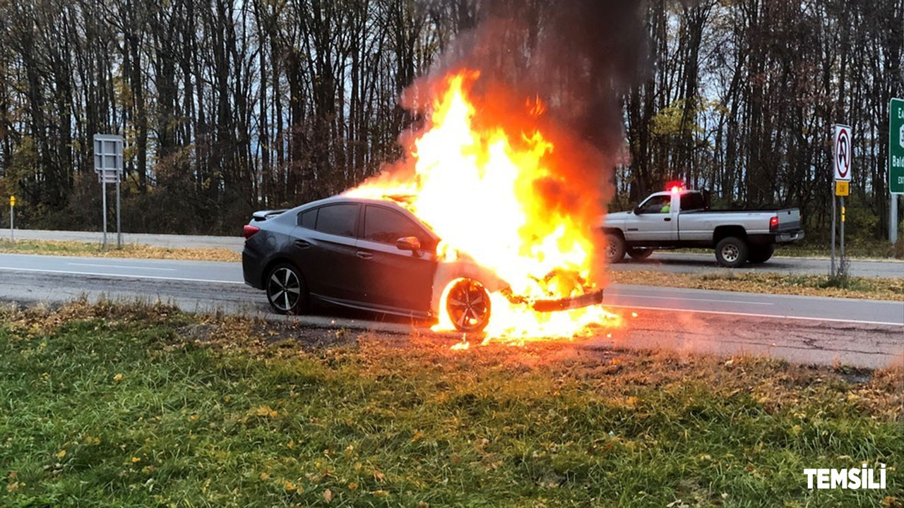 Etimesgut’ta araç yangını! Araç kullanılamaz hale geldi