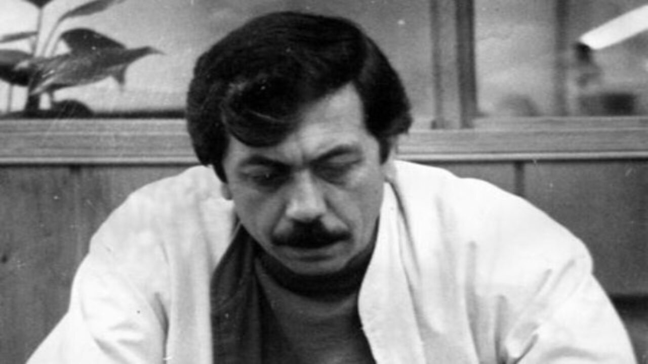 “Yeryüzü aşkın yüzü oluncaya dek” diyen şair Adnan Yücel kimdir?