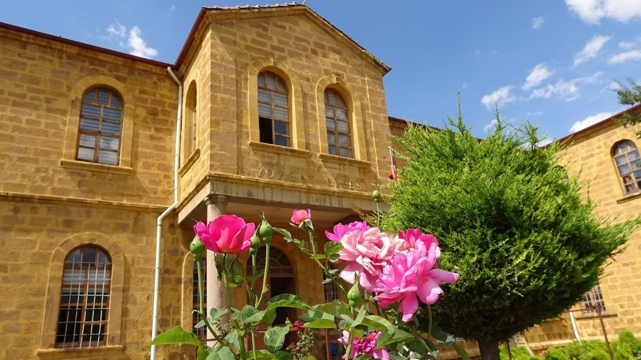 Yozgat'ta 130 yıllık taş mektep görenleri büyülüyor