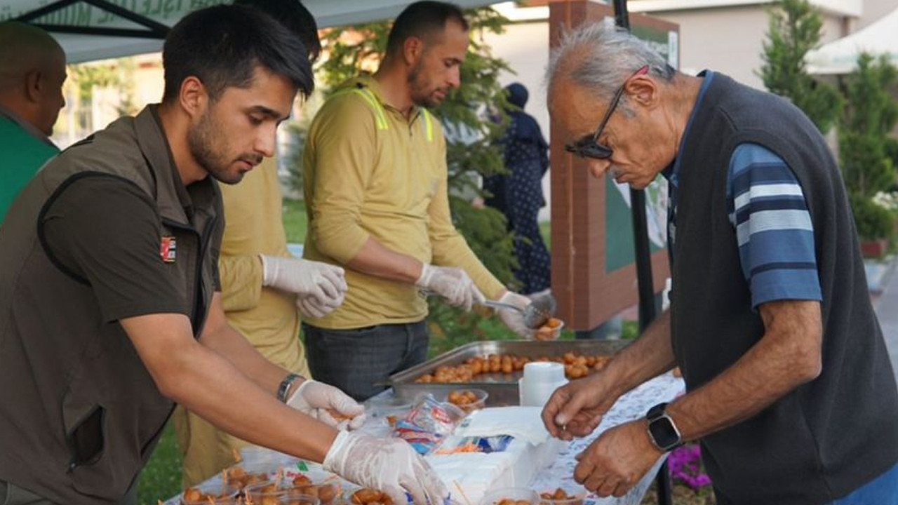 Kızılcahamam'da orman şehitleri için lokma dağıtıldı