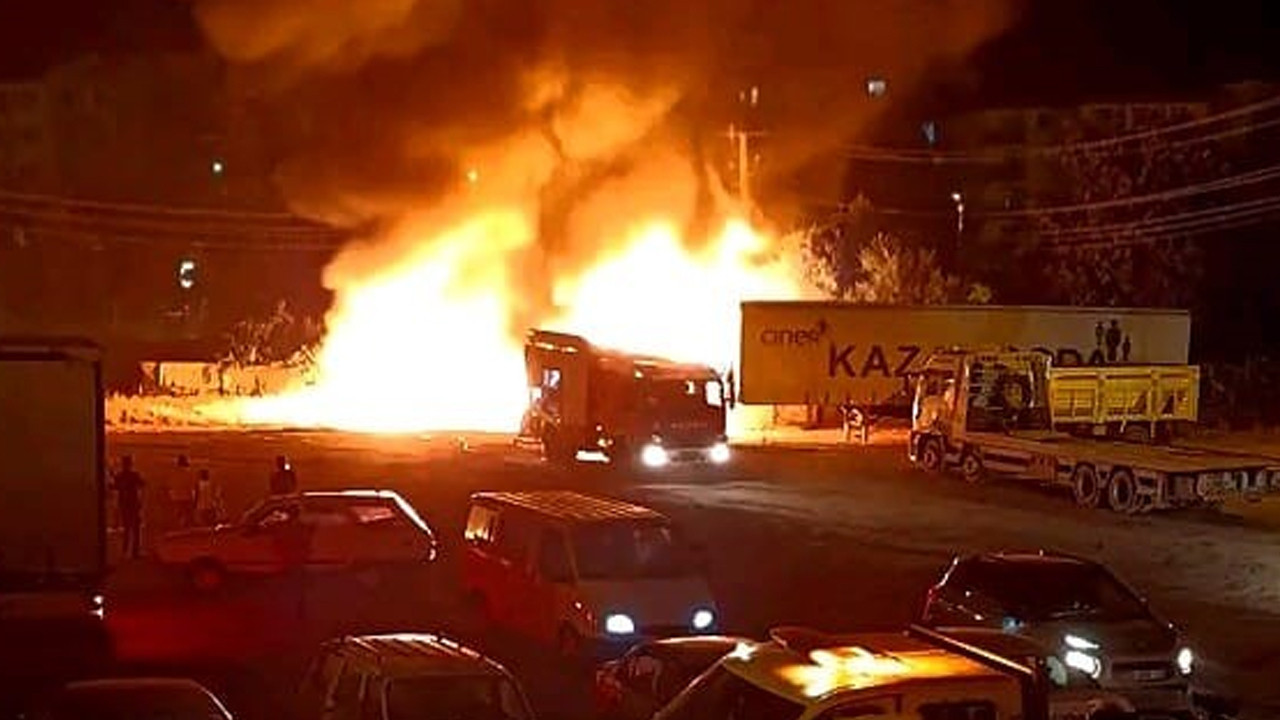 Ankara Beypazarı'nda kümes yandı! Alevler geceyi aydınlattı