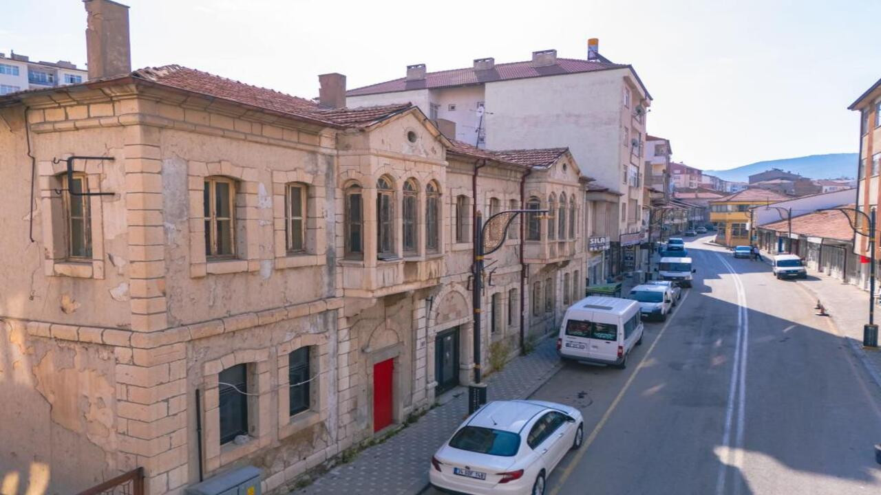 Akdağmadeni eski Ziraat Bankasında restorasyon zamanı