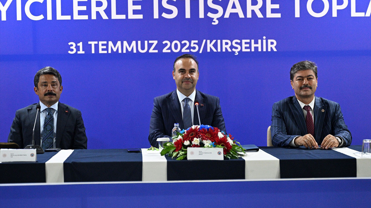 Bakan Kacır Kırşehir'den seslendi: Türkiye'nin OSB'leri Türk sanayinin adeta omurgası niteliğinde