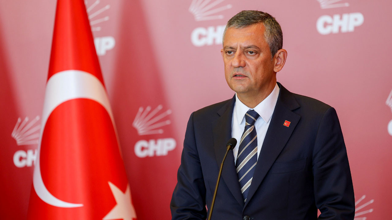 Özgür Özel'den adaylık açıklaması! "Siyaseti bırakırım"