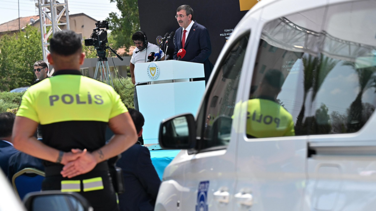 Türkiye’den KKTC’ye polis hizmet aracı desteği