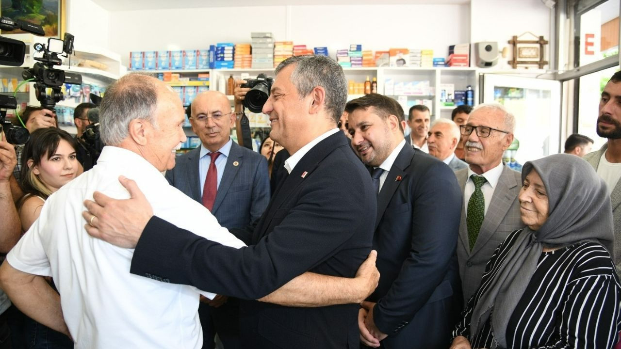 CHP Lideri Özel, Kahramankazanlı vatandaşlar ile bir arada
