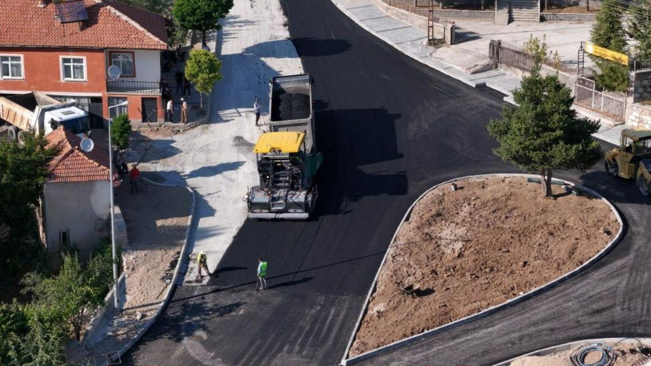 Akdağmadeni’nde bir ayda beş noktaya asfalt dokunuşu