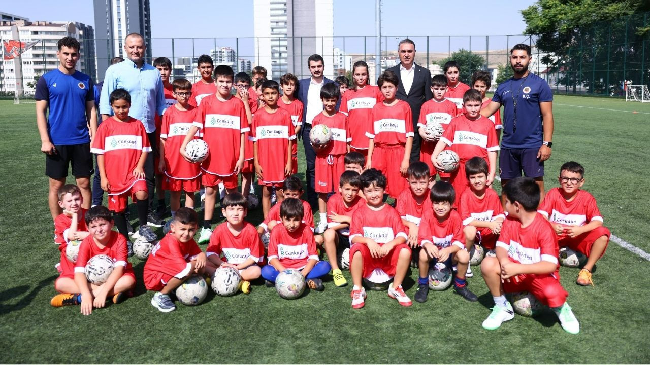 Çankaya Belediyesinden çocuklara yaz tatilinde futbol desteği