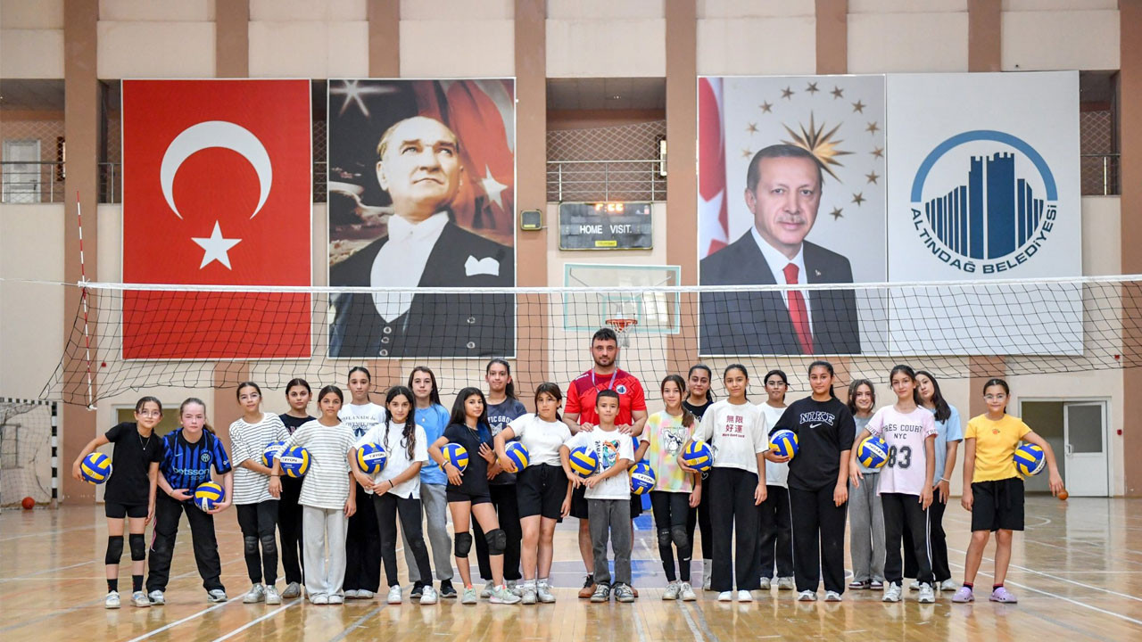 Altındağlı gençler filede parlıyor