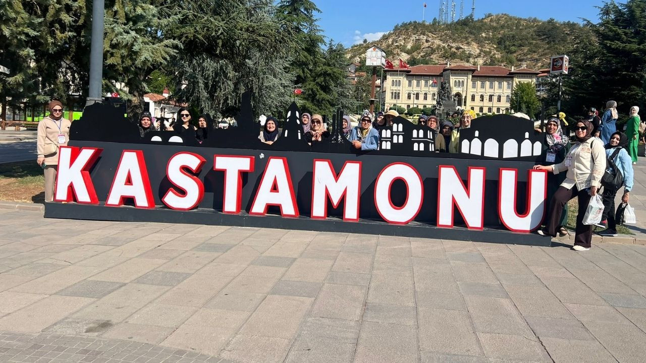 Pursaklar Belediyesinin kültür gezileri kapsamında ev hanımları tarihle buluştu