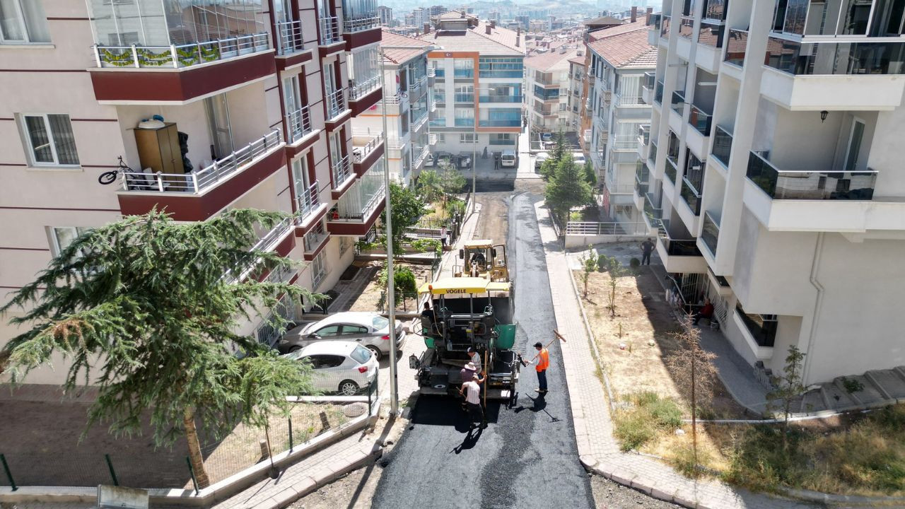 Altındağ’da asfalt seferberliği sürüyor