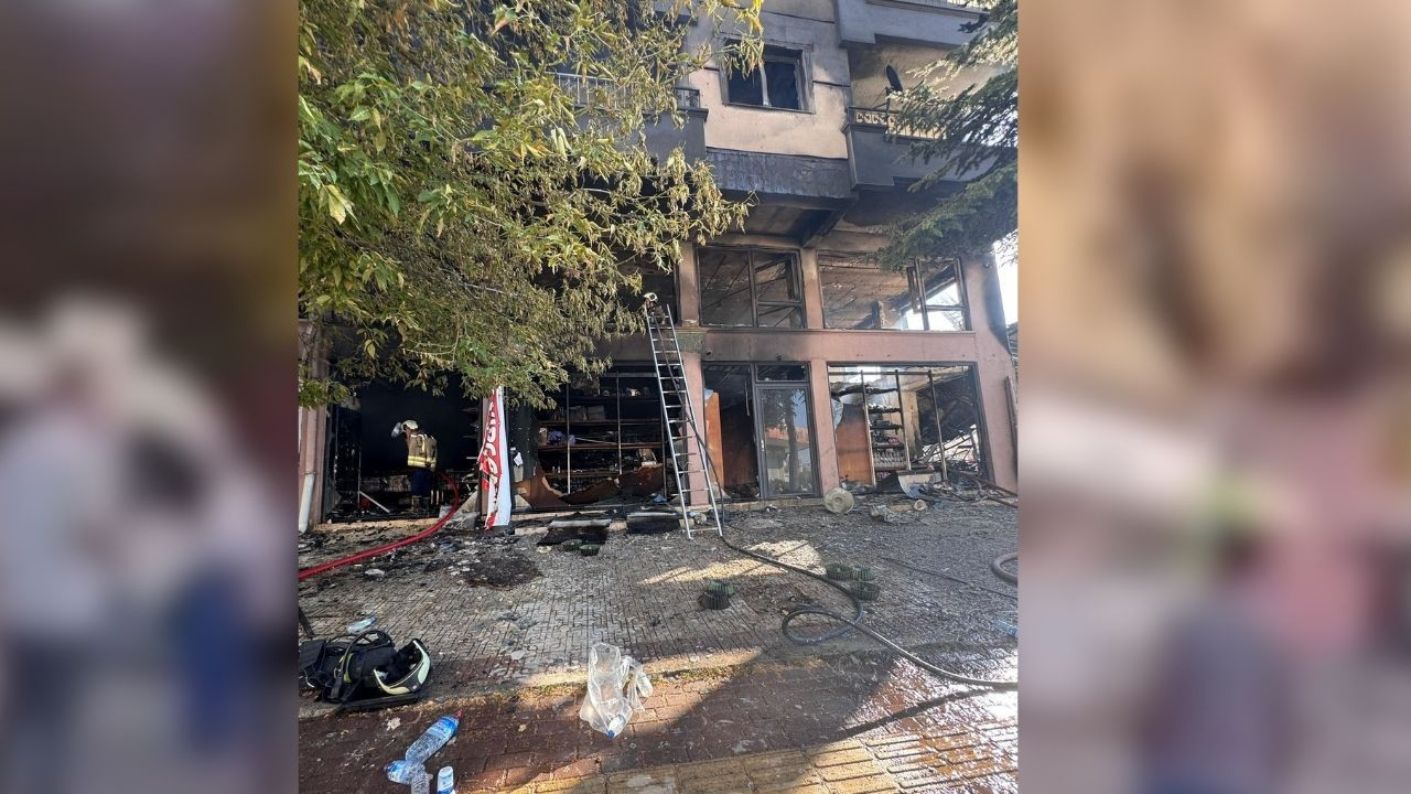 Ankara’da mağaza yangını! Dükkan küle döndü