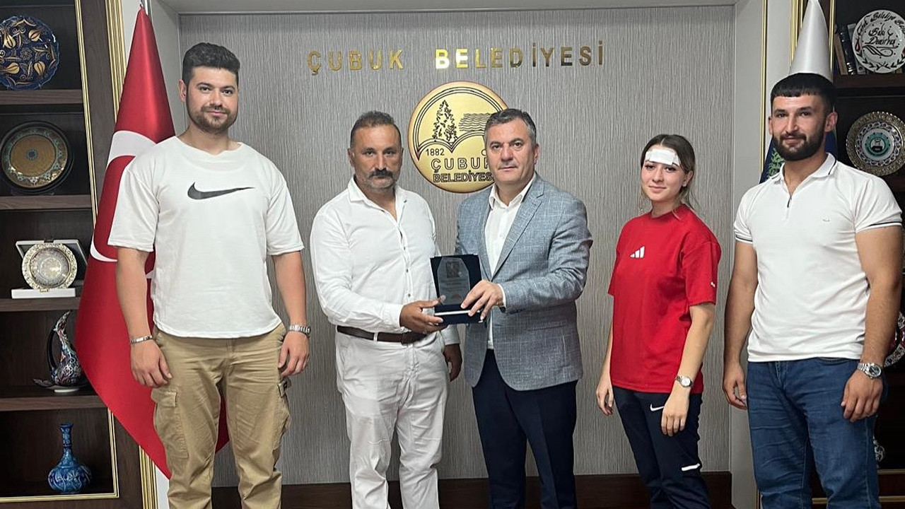 Kick Boks sporcularından Başkan Demirbaş’a teşekkür ziyareti!