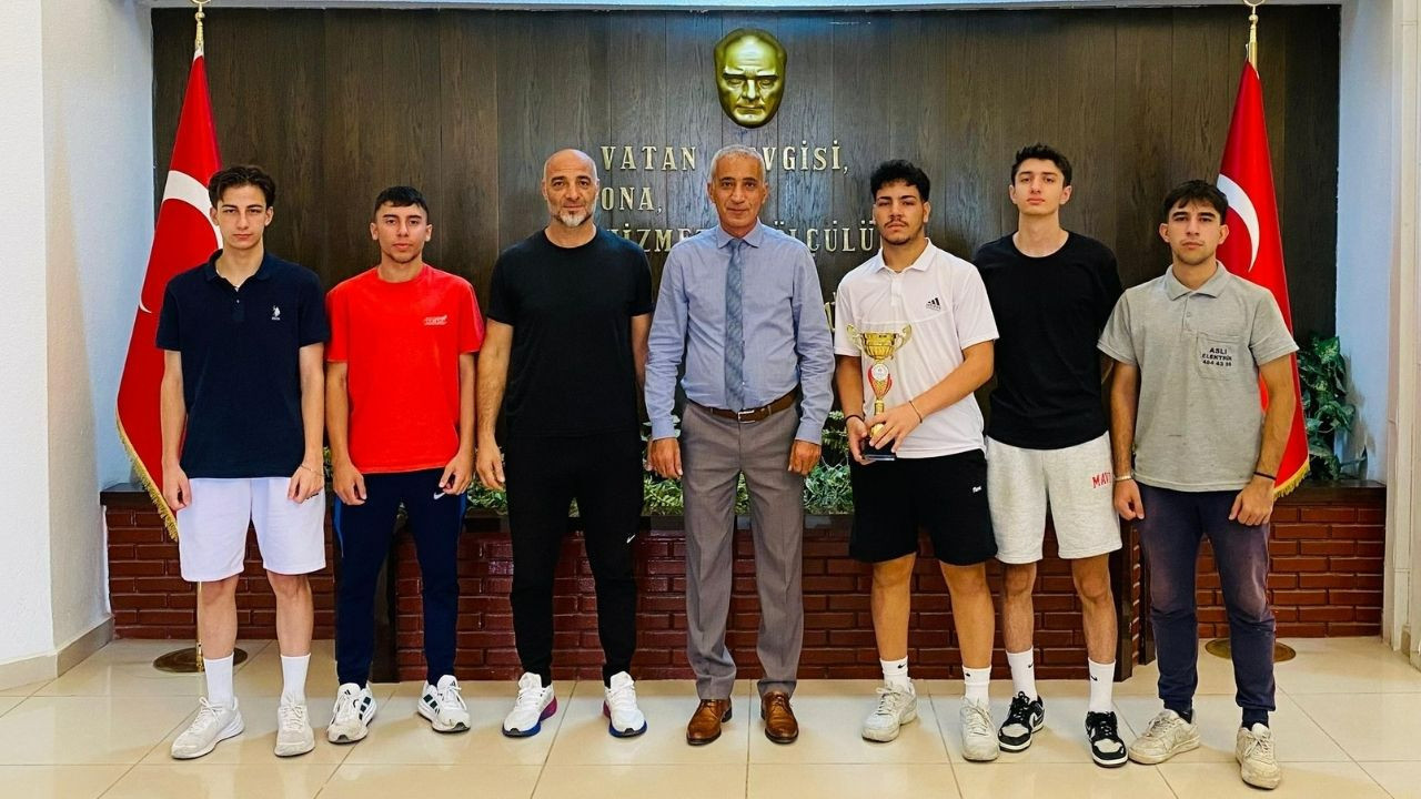 Şampiyon Gölbaşı Mogan Spor Kulübü, Kaymakam Rüstemoğlu’nu ziyaret etti