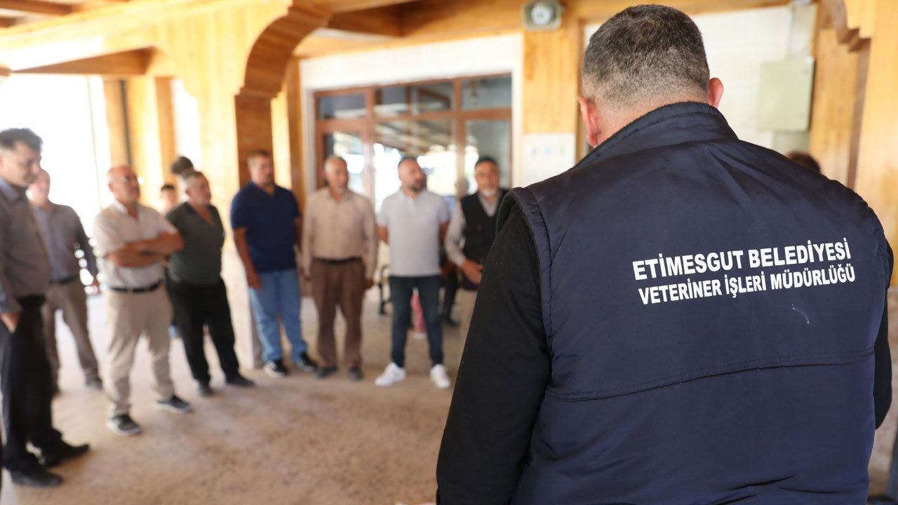 Etimesgut Belediyesinden üreticilere “Zararlılarla Mücadele” desteği