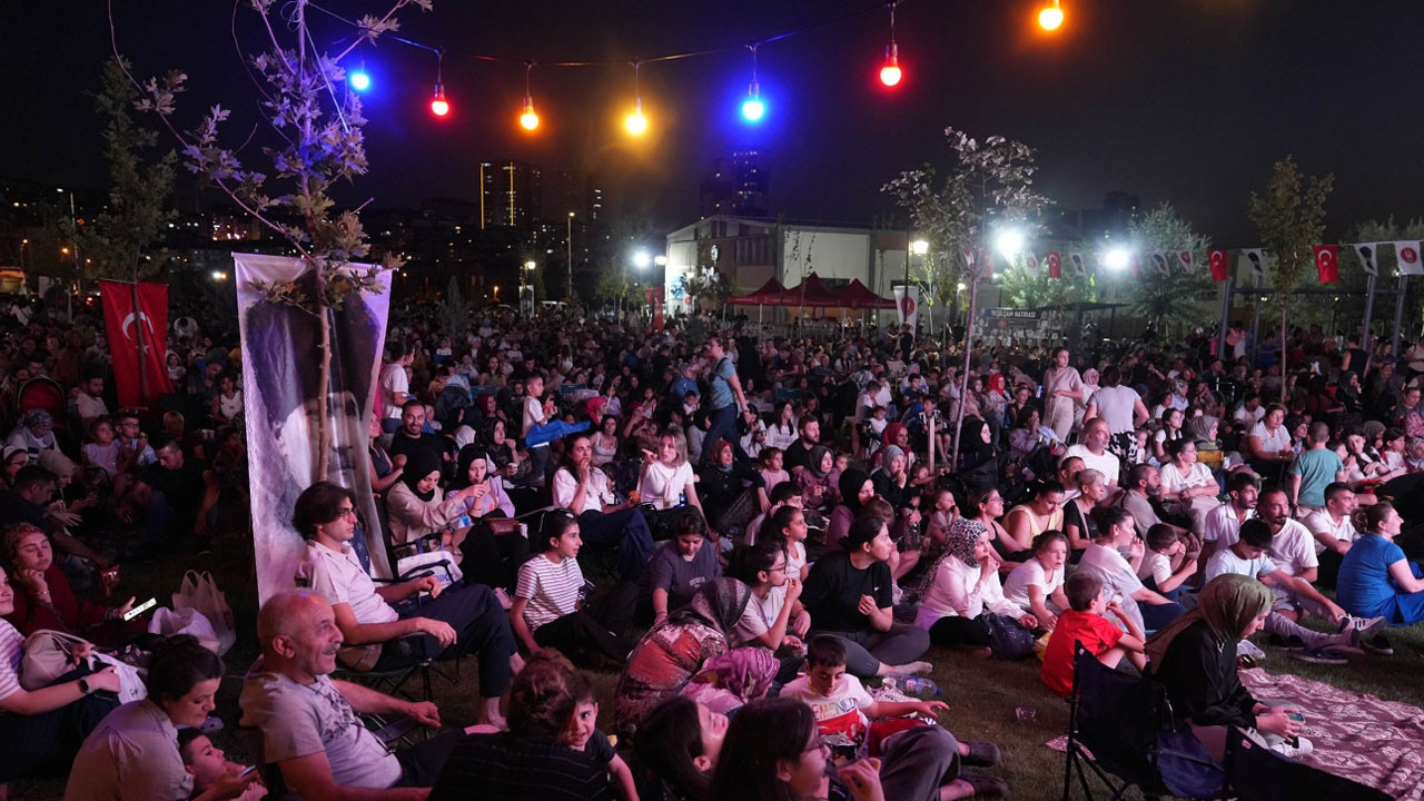 Keçiören’de açık hava sineması keyfi devam ediyor