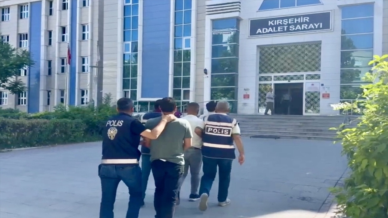 Kırşehir’de emekli kadını dolandıran üçlü çete çökertildi