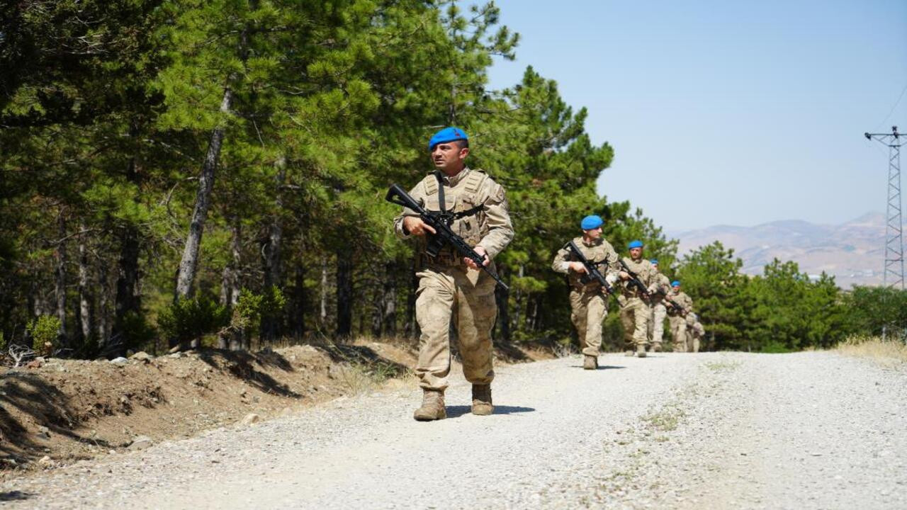 Kırıkkale’de jandarma komandolar yeşili korumak için nöbette