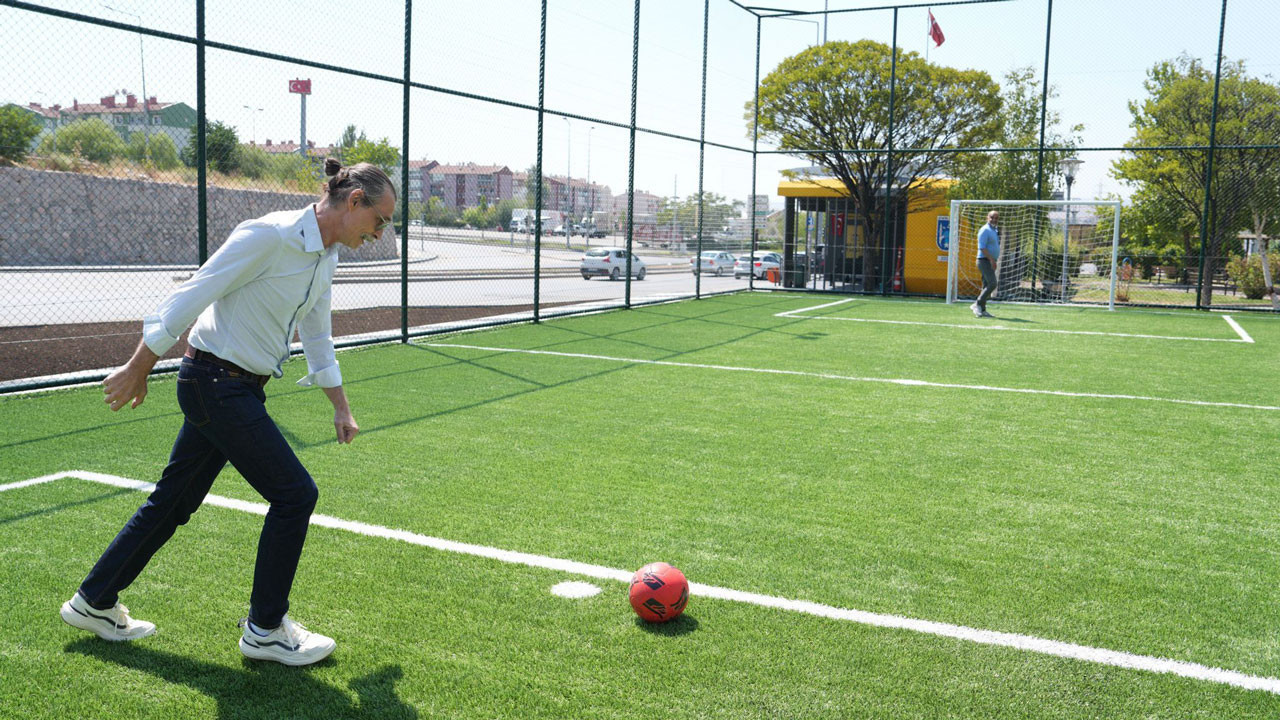 Etimesgut’taki park ve kültür merkezleri yenileniyor