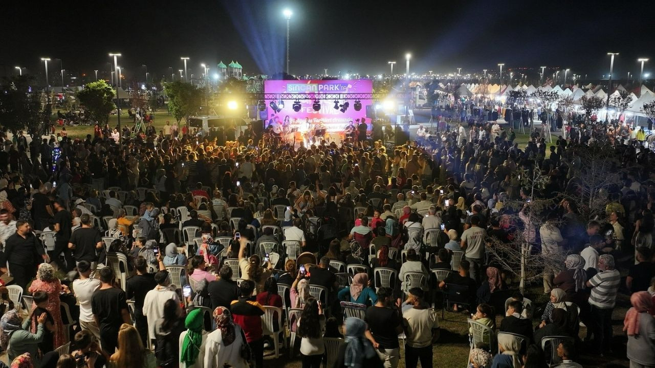 Uğur Karatekin Sincan Yaz Festivali’ni coşturdu, etkinlikler renkli görüntülerle devam ediyor