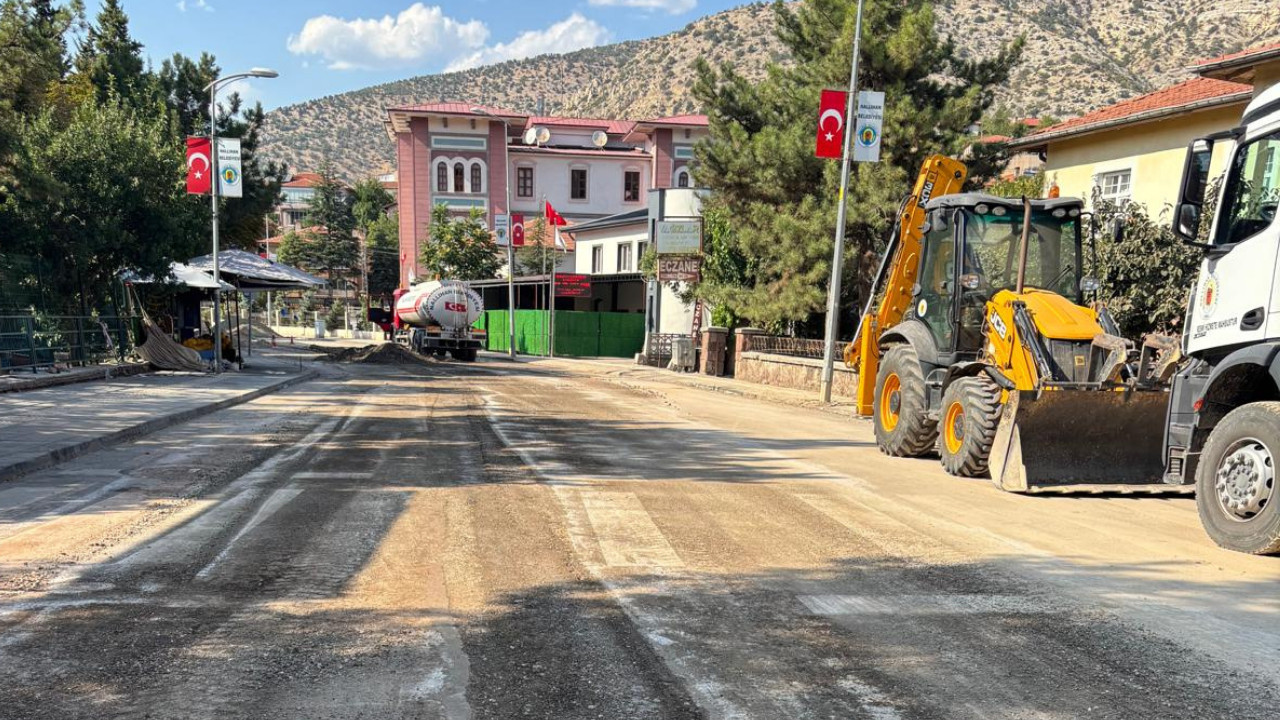 Nallıhan’da doğalgaz hattı çalışmaları tamamlandı! Bozulan yollara geçici çözüm