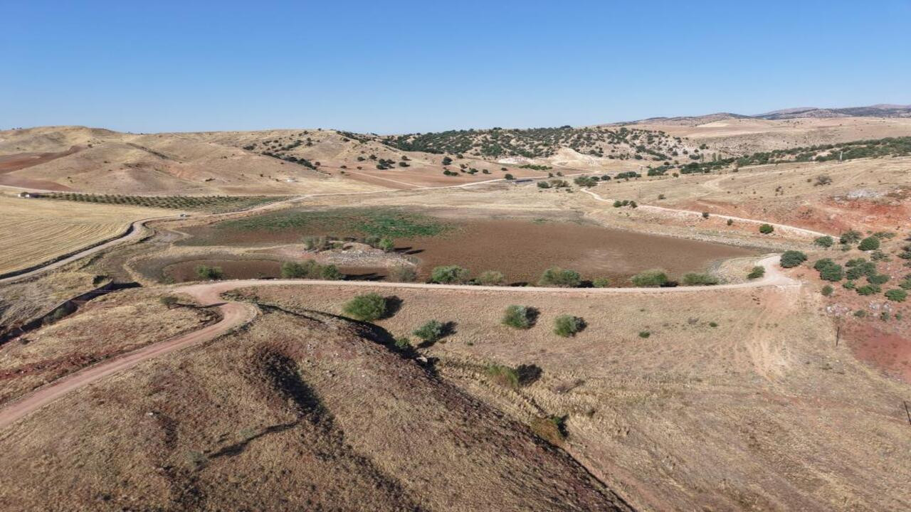 Kırıkkale’de o köyde sular çekildi! Kuraklık, göleti çorak araziye çevirdi