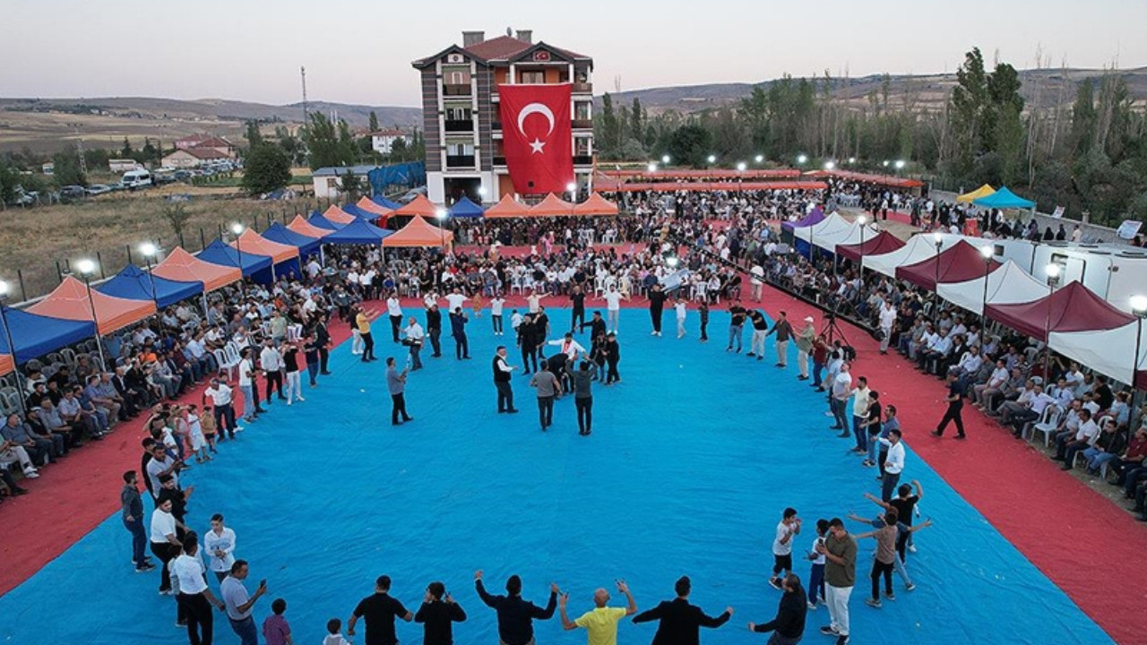 Çubuk’ta festival gibi düğün! 4 bin kişi katıldı