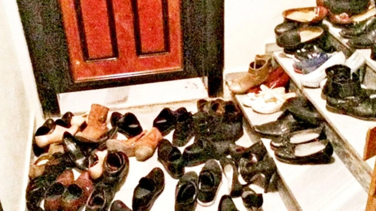 Apartmanda kapı önüne ayakkabı koymanın cezası ne?