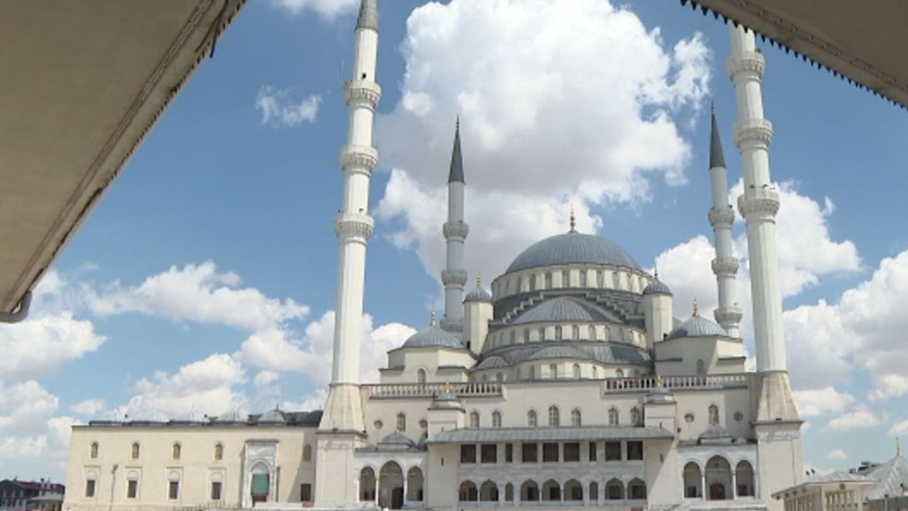 Kocatepe Camisi, ibadete açılalı 38 yıl oldu