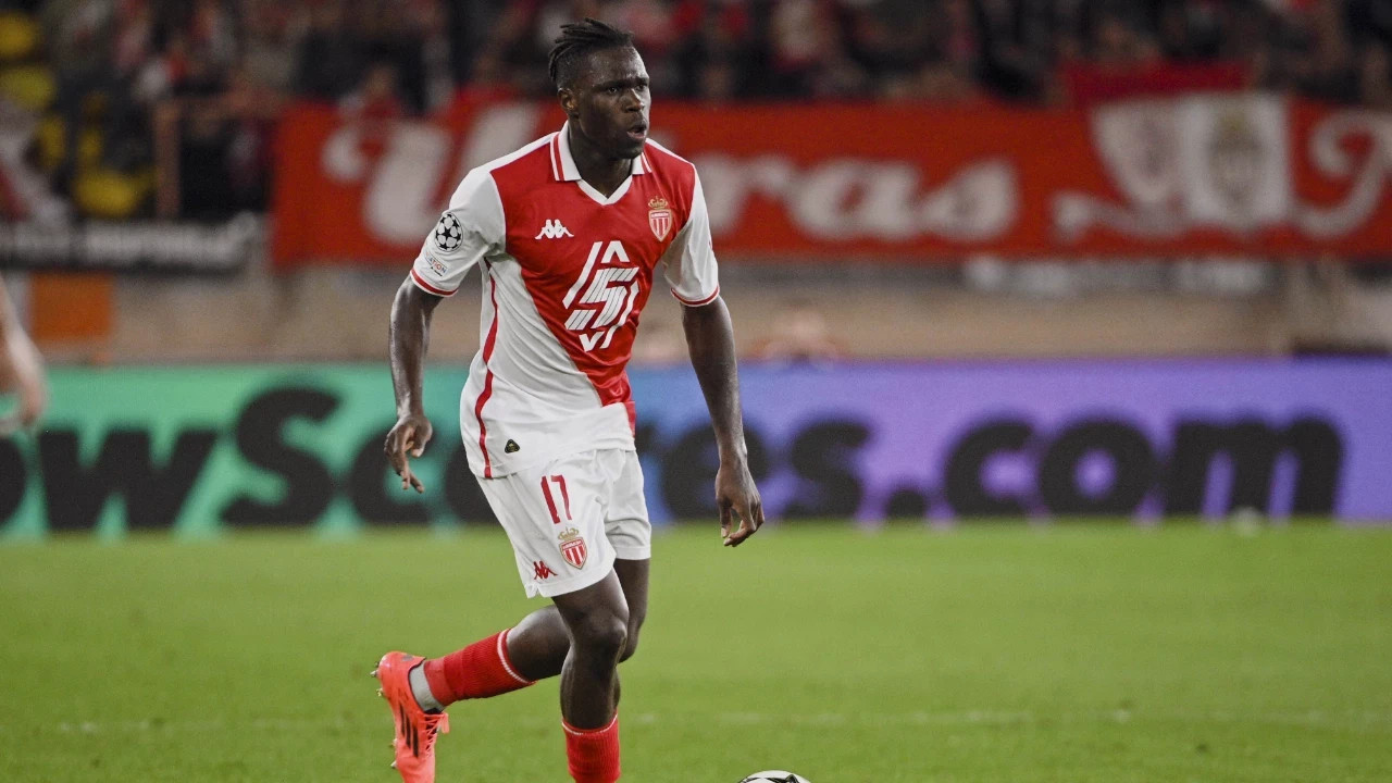 Wilfried Singo, Galatasaray için İstanbul'da