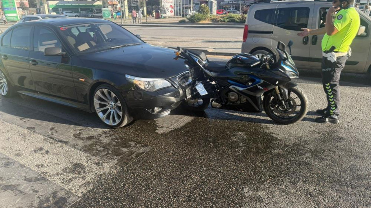 Sincan'da feci kaza! Otomobil ile motosiklet çarpıştı